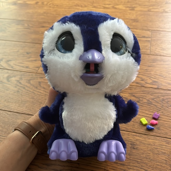 Penguin - fur Real (4 treats included)- only played with once! - Picture 2 of 5